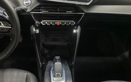 Peugeot 2008 II, 2022 год, 1 800 000 рублей, 12 фотография