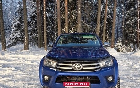Toyota Hilux VIII, 2017 год, 4 200 000 рублей, 3 фотография