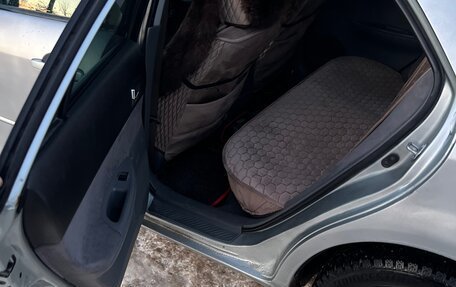 Mazda Atenza II, 2002 год, 350 000 рублей, 11 фотография