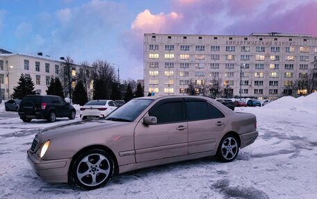 Mercedes-Benz E-Класс, 2002 год, 375 000 рублей, 2 фотография