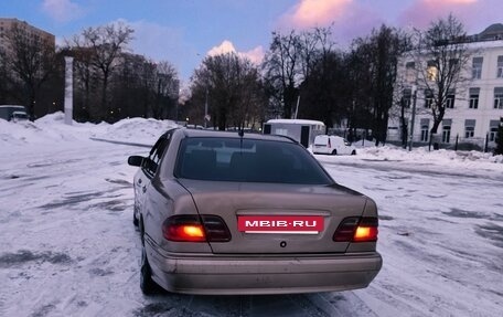 Mercedes-Benz E-Класс, 2002 год, 375 000 рублей, 3 фотография