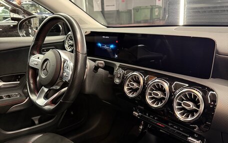 Mercedes-Benz A-Класс, 2018 год, 2 585 000 рублей, 25 фотография