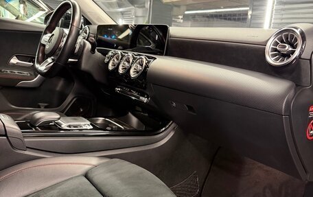 Mercedes-Benz A-Класс, 2018 год, 2 585 000 рублей, 26 фотография