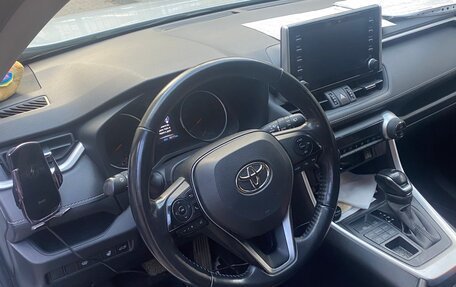 Toyota RAV4, 2022 год, 2 670 000 рублей, 6 фотография