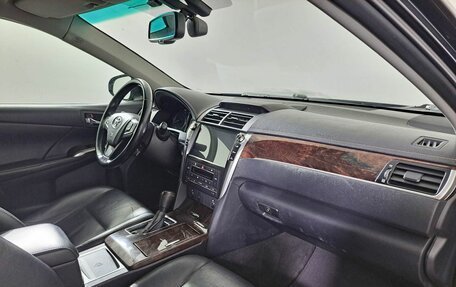 Toyota Camry, 2017 год, 2 200 000 рублей, 13 фотография