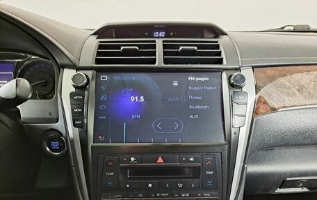 Toyota Camry, 2017 год, 2 200 000 рублей, 18 фотография