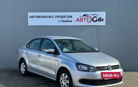 Volkswagen Polo VI (EU Market), 2012 год, 827 000 рублей, 2 фотография