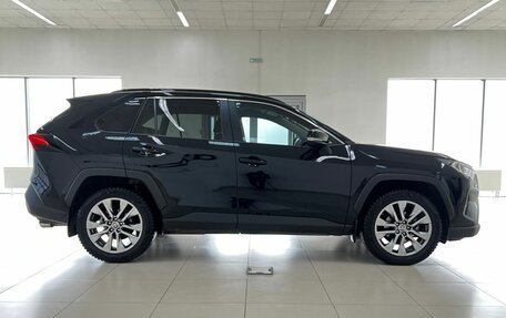 Toyota RAV4, 2021 год, 3 880 000 рублей, 4 фотография