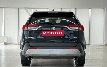 Toyota RAV4, 2021 год, 3 880 000 рублей, 8 фотография