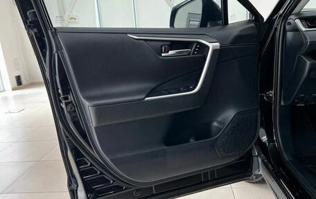 Toyota RAV4, 2021 год, 3 880 000 рублей, 22 фотография