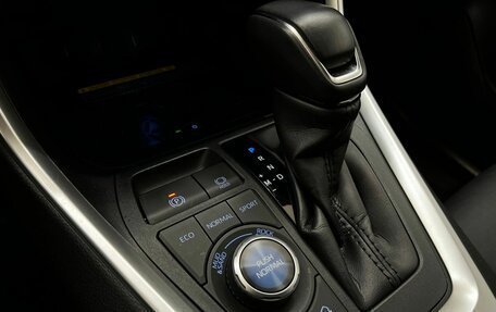 Toyota RAV4, 2021 год, 3 880 000 рублей, 29 фотография