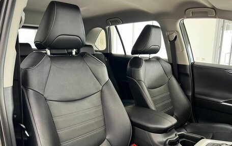 Toyota RAV4, 2021 год, 3 880 000 рублей, 38 фотография