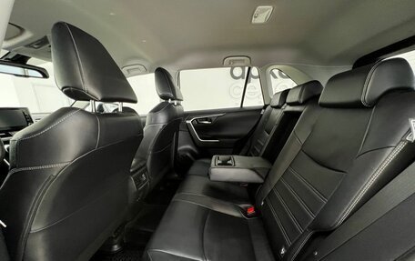 Toyota RAV4, 2021 год, 3 880 000 рублей, 36 фотография