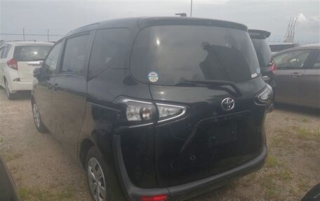 Toyota Sienta II, 2019 год, 1 550 000 рублей, 9 фотография