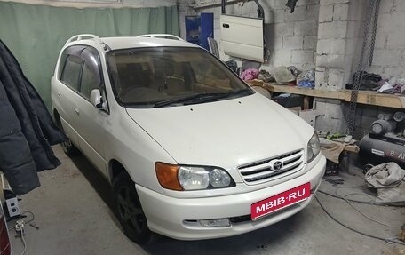 Toyota Ipsum II, 2000 год, 610 000 рублей, 1 фотография