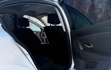 Renault Laguna III рестайлинг, 2010 год, 450 000 рублей, 14 фотография