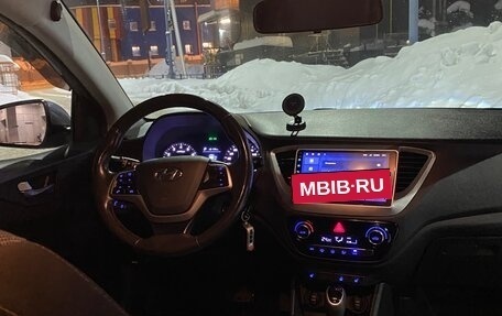 Hyundai Solaris II рестайлинг, 2018 год, 1 050 000 рублей, 8 фотография