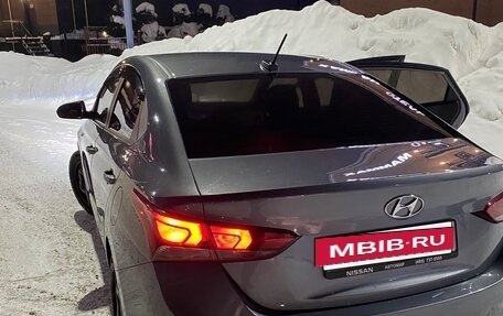 Hyundai Solaris II рестайлинг, 2018 год, 1 050 000 рублей, 4 фотография