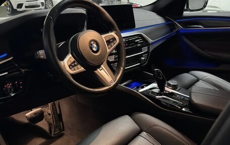 BMW 5 серия, 2022 год, 4 950 000 рублей, 10 фотография