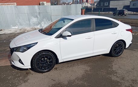 Hyundai Solaris II рестайлинг, 2022 год, 1 450 000 рублей, 2 фотография