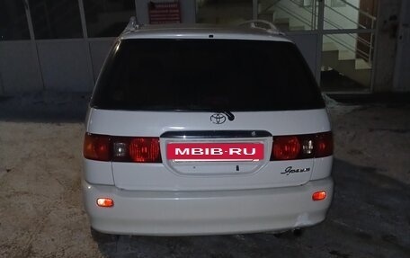 Toyota Ipsum II, 2000 год, 610 000 рублей, 3 фотография