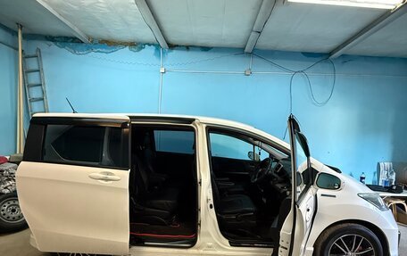 Honda Freed I, 2013 год, 1 200 000 рублей, 13 фотография