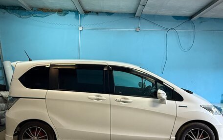 Honda Freed I, 2013 год, 1 200 000 рублей, 10 фотография
