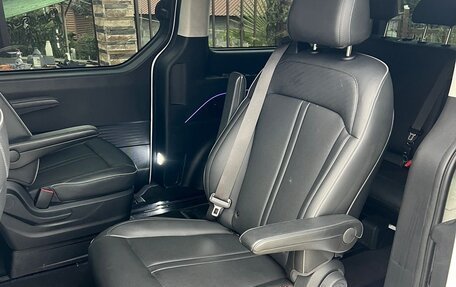 Hyundai Staria, 2021 год, 4 500 000 рублей, 8 фотография