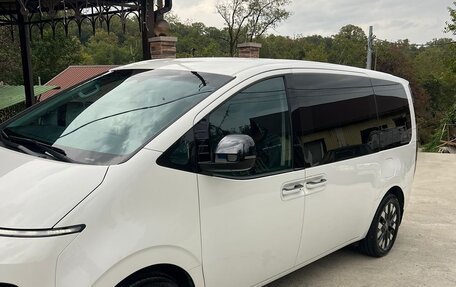 Hyundai Staria, 2021 год, 4 500 000 рублей, 3 фотография