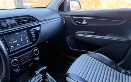 KIA Rio IV, 2018 год, 950 000 рублей, 3 фотография