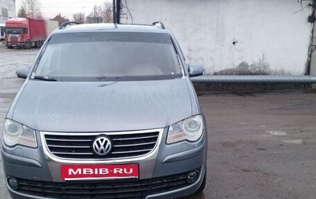 Volkswagen Touran III, 2007 год, 800 000 рублей, 10 фотография