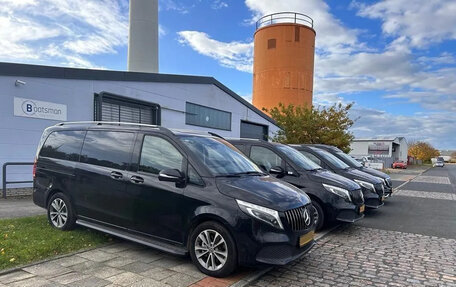 Mercedes-Benz V-Класс, 2022 год, 12 740 000 рублей, 4 фотография