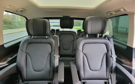 Mercedes-Benz V-Класс, 2022 год, 12 740 000 рублей, 3 фотография