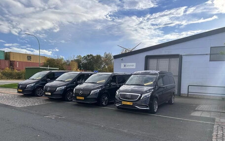 Mercedes-Benz V-Класс, 2022 год, 12 740 000 рублей, 2 фотография