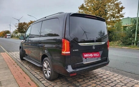 Mercedes-Benz V-Класс, 2022 год, 12 740 000 рублей, 6 фотография