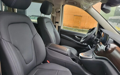 Mercedes-Benz V-Класс, 2022 год, 12 740 000 рублей, 31 фотография