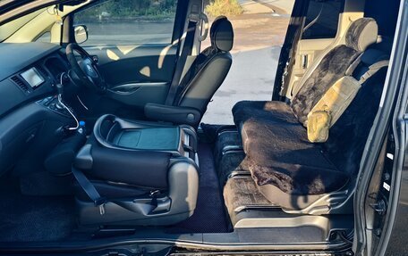 Toyota ISis I, 2010 год, 1 300 000 рублей, 4 фотография