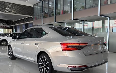 Skoda Superb III рестайлинг, 2022 год, 2 500 000 рублей, 5 фотография