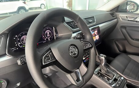 Skoda Superb III рестайлинг, 2022 год, 2 500 000 рублей, 13 фотография