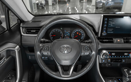 Toyota RAV4, 2020 год, 3 490 000 рублей, 10 фотография