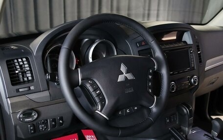 Mitsubishi Pajero IV, 2012 год, 2 099 000 рублей, 14 фотография