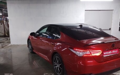 Toyota Camry, 2021 год, 3 950 000 рублей, 1 фотография