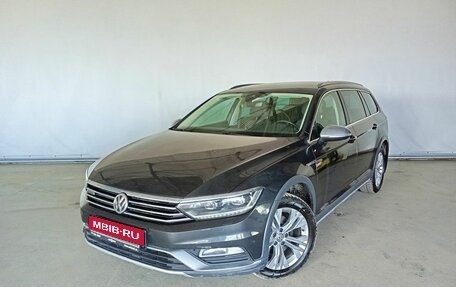 Volkswagen Passat B8 рестайлинг, 2018 год, 2 395 000 рублей, 1 фотография
