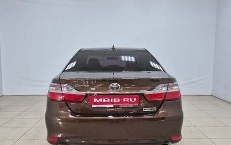 Toyota Camry, 2017 год, 2 370 000 рублей, 5 фотография