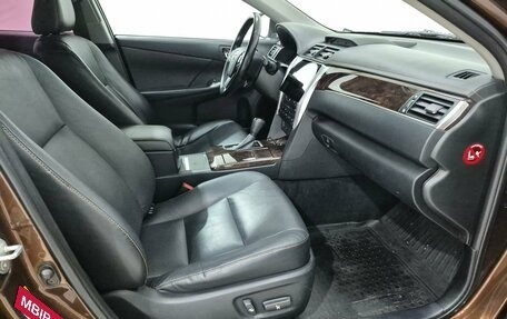 Toyota Camry, 2017 год, 2 370 000 рублей, 14 фотография