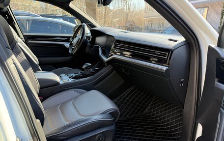 Volkswagen Touareg III, 2019 год, 5 950 000 рублей, 7 фотография