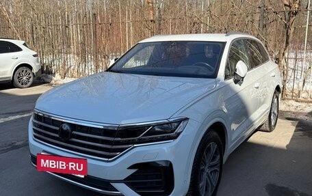 Volkswagen Touareg III, 2019 год, 5 950 000 рублей, 3 фотография