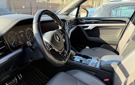 Volkswagen Touareg III, 2019 год, 5 950 000 рублей, 9 фотография