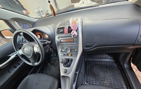 Toyota Auris II, 2009 год, 650 000 рублей, 10 фотография