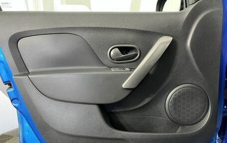 Renault Logan II, 2017 год, 749 000 рублей, 8 фотография